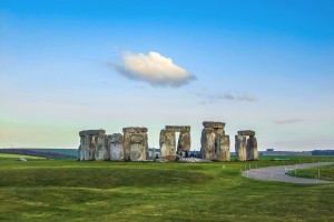 summer-school-excursions-stonehenge